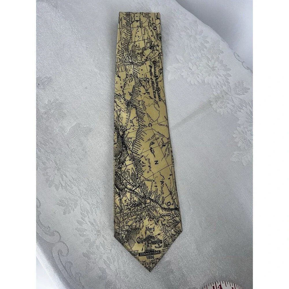 Museum Artifacts Canadian Pacific Railway 1886 Map Silk Tie Railroad NWOT